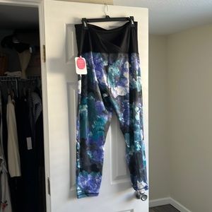 Maternity yoga pants